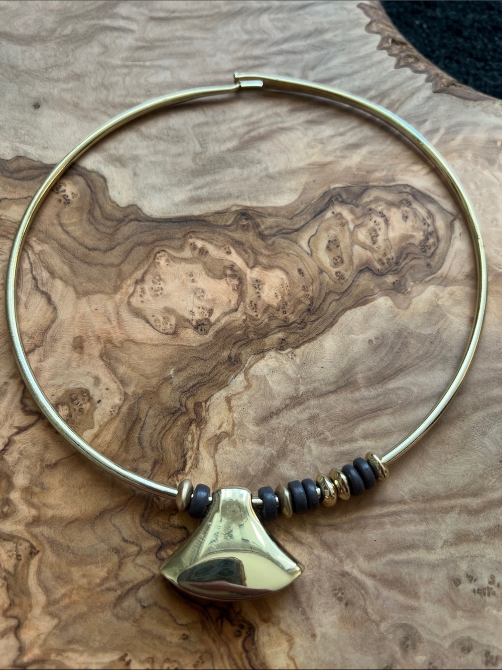 Gold-Tone Choker Necklace with Brown Accent Beads